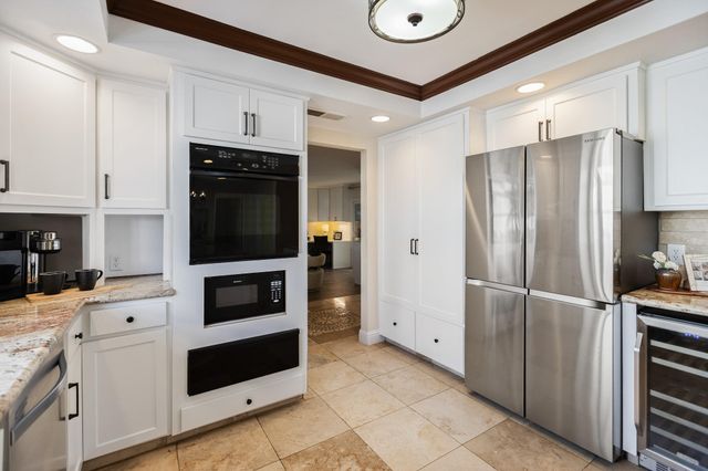 745 N Fulgham Court, Visalia, CA 93291