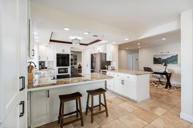 745 N Fulgham Court, Visalia, CA 93291