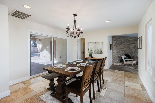 745 N Fulgham Court, Visalia, CA 93291