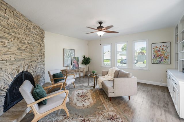 745 N Fulgham Court, Visalia, CA 93291