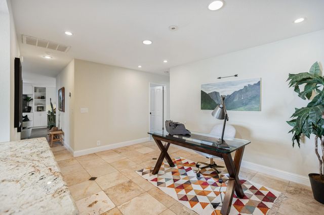 745 N Fulgham Court, Visalia, CA 93291