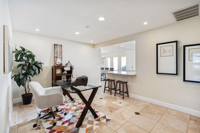 745 N Fulgham Court, Visalia, CA 93291