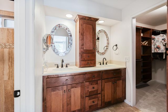 745 N Fulgham Court, Visalia, CA 93291