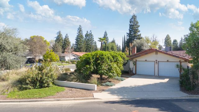 745 N Fulgham Court, Visalia, CA 93291