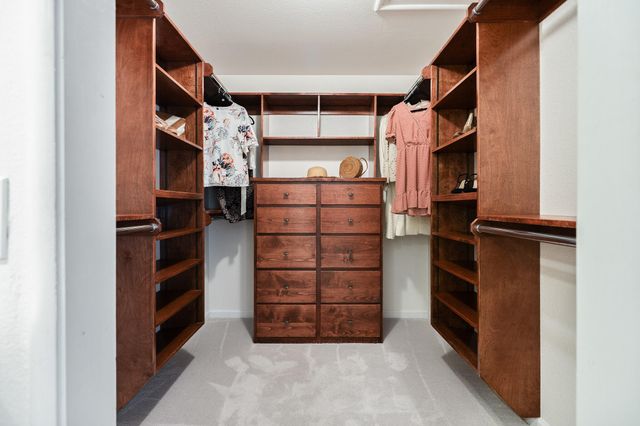 745 N Fulgham Court, Visalia, CA 93291