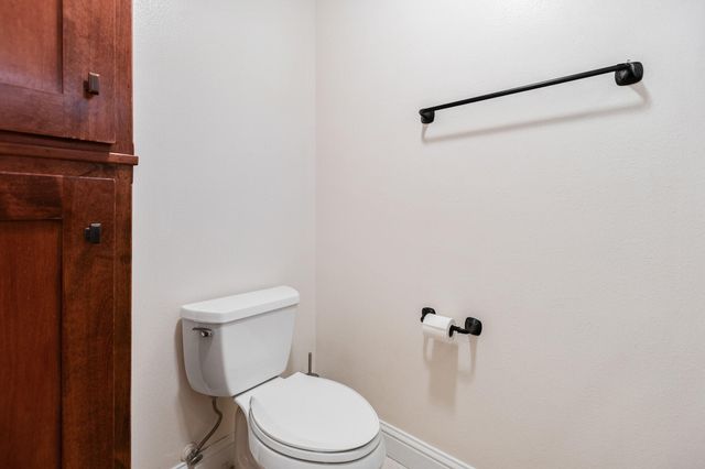 745 N Fulgham Court, Visalia, CA 93291