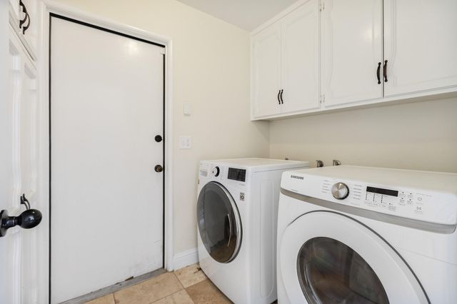 745 N Fulgham Court, Visalia, CA 93291