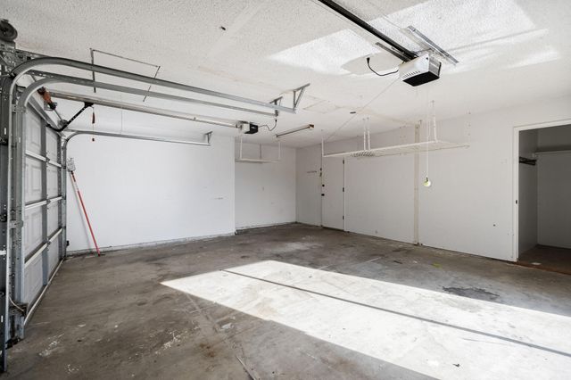 745 N Fulgham Court, Visalia, CA 93291