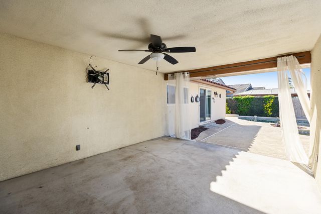 745 N Fulgham Court, Visalia, CA 93291