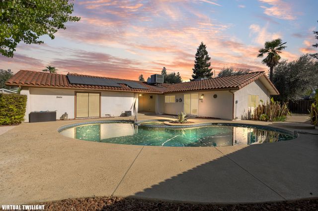 745 N Fulgham Court, Visalia, CA 93291