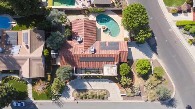 745 N Fulgham Court, Visalia, CA 93291
