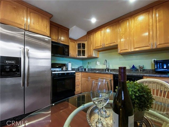 17041 Roscoe Boulevard 3, Northridge (los Angeles), CA 91325