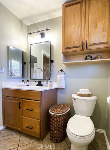 17041 Roscoe Boulevard 3, Northridge (los Angeles), CA 91325