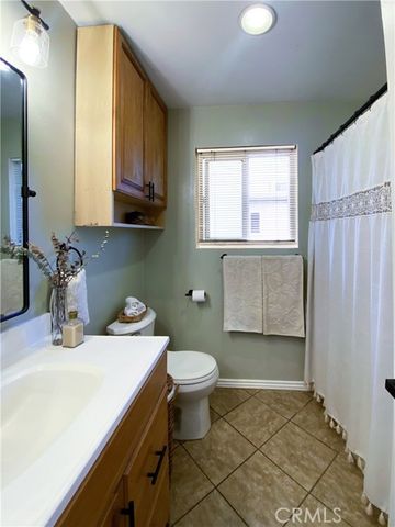 17041 Roscoe Boulevard 3, Northridge (los Angeles), CA 91325