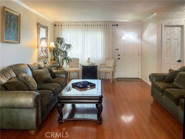 17041 Roscoe Boulevard 3, Northridge (los Angeles), CA 91325