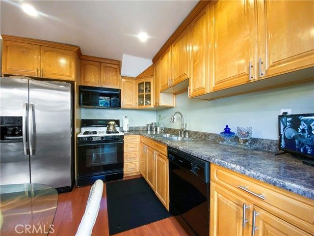 17041 Roscoe Boulevard 3, Northridge (los Angeles), CA 91325