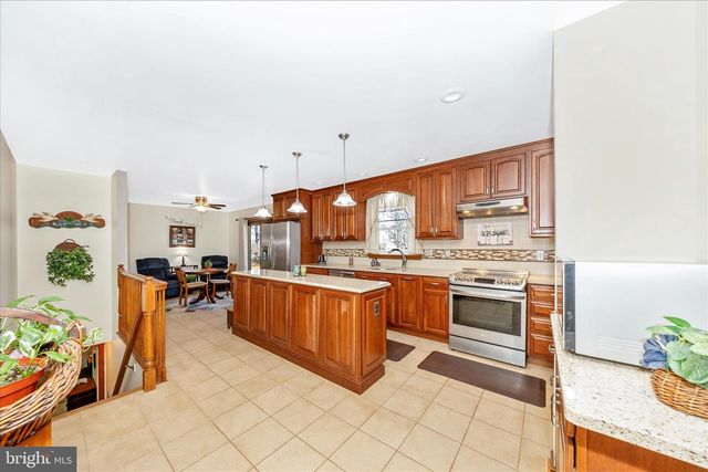 10523 ROLLING GREEN CT, Clarksburg, MD 20871