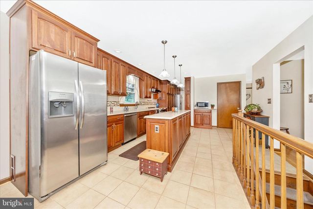 10523 ROLLING GREEN CT, Clarksburg, MD 20871