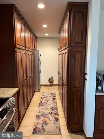 10523 ROLLING GREEN CT, Clarksburg, MD 20871