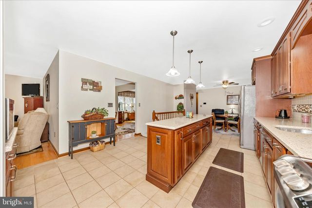 10523 ROLLING GREEN CT, Clarksburg, MD 20871