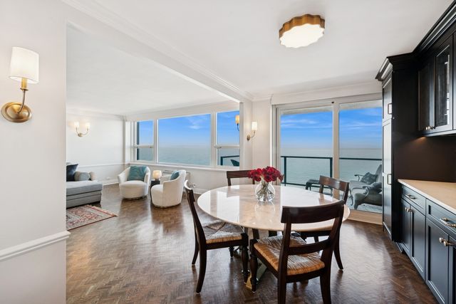 1630 Sheridan Road 8K, Wilmette, IL 60091