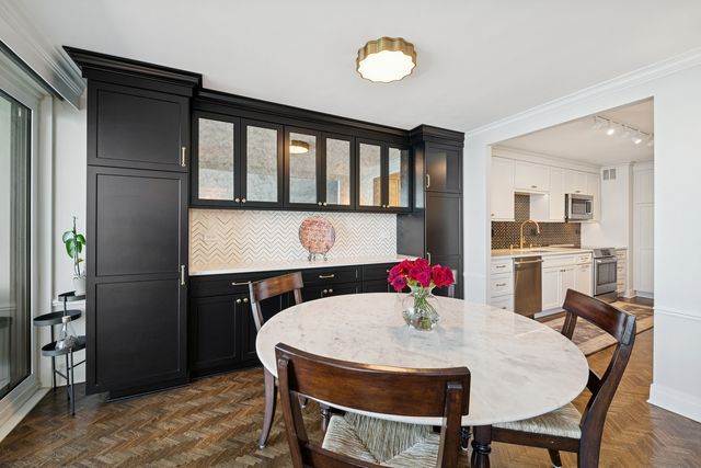1630 Sheridan Road 8K, Wilmette, IL 60091