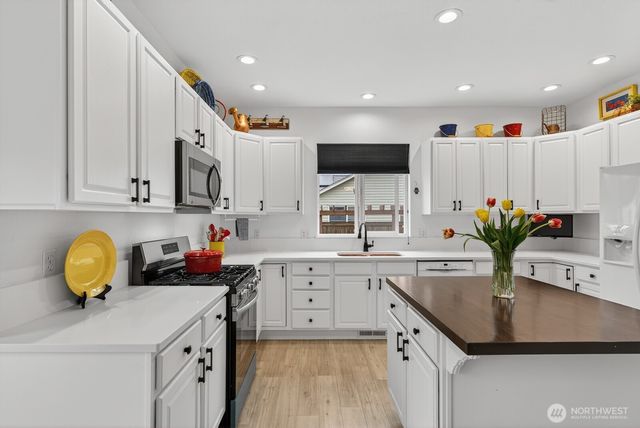 1906 Copper Pond Place, Anacortes, WA 98221