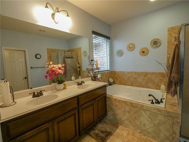 702 S Frontier LN, Cedar Park, TX 78613