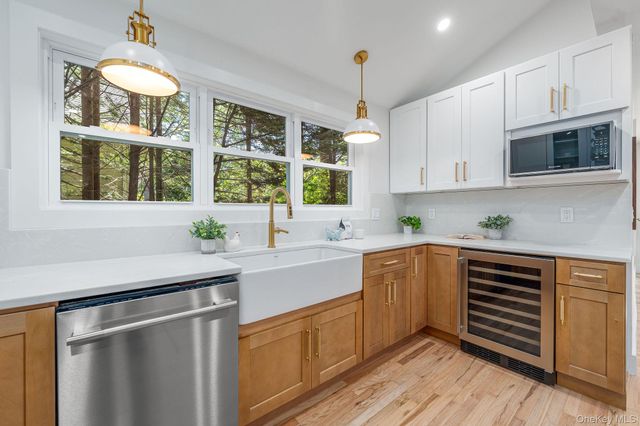 2 Heather Drive, Remsenburg, NY 11960
