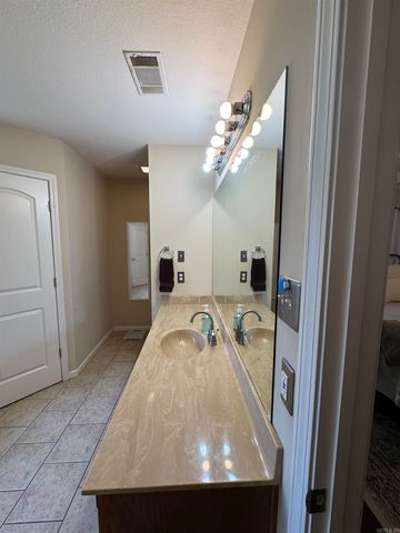 1995 Shelby Drive, Benton, AR 72015