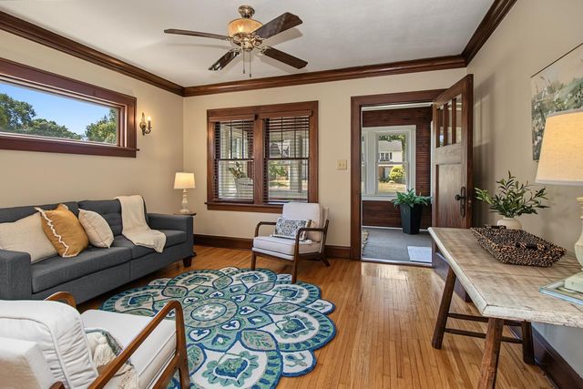 956 Winslow Avenue, West Saint Paul, MN 55118