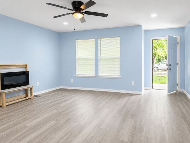610 W Austin Street, Paris, TX 75460