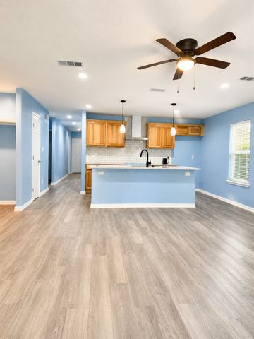610 W Austin Street, Paris, TX 75460