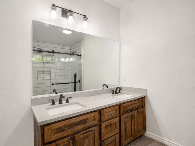 610 W Austin Street, Paris, TX 75460