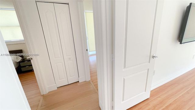 1200 Brickell Bay Dr 1702, Miami, FL 33131