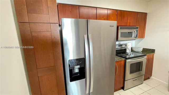 1200 Brickell Bay Dr 1702, Miami, FL 33131