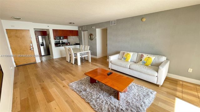 1200 Brickell Bay Dr 1702, Miami, FL 33131