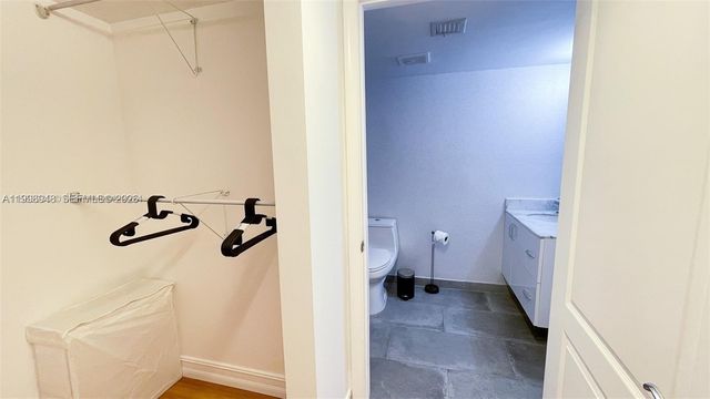 1200 Brickell Bay Dr 1702, Miami, FL 33131