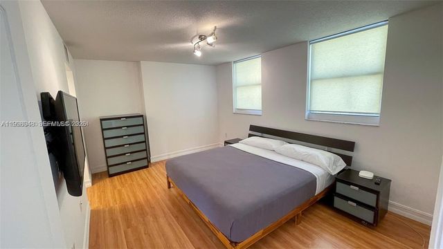 1200 Brickell Bay Dr 1702, Miami, FL 33131