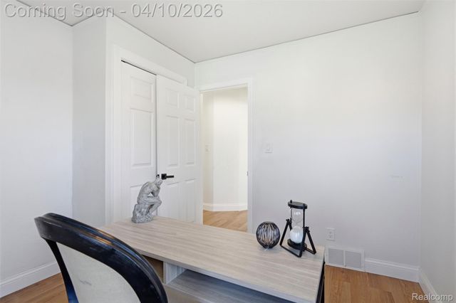 16600 Avon Avenue, Detroit, MI 48219