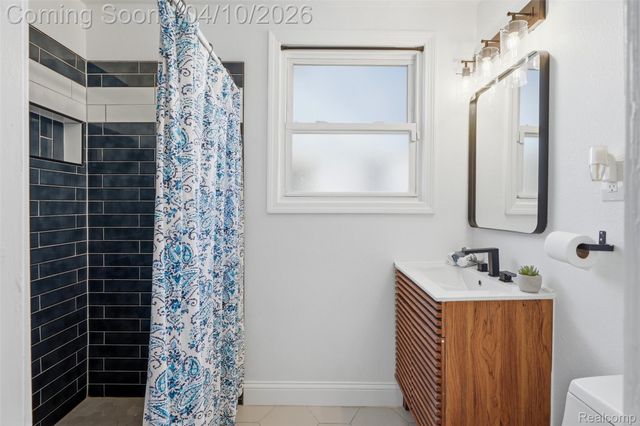 16600 Avon Avenue, Detroit, MI 48219