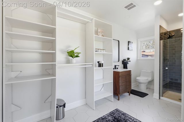 16600 Avon Avenue, Detroit, MI 48219