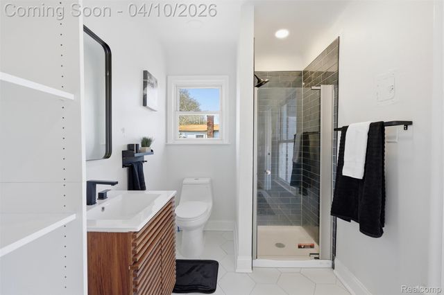 16600 Avon Avenue, Detroit, MI 48219