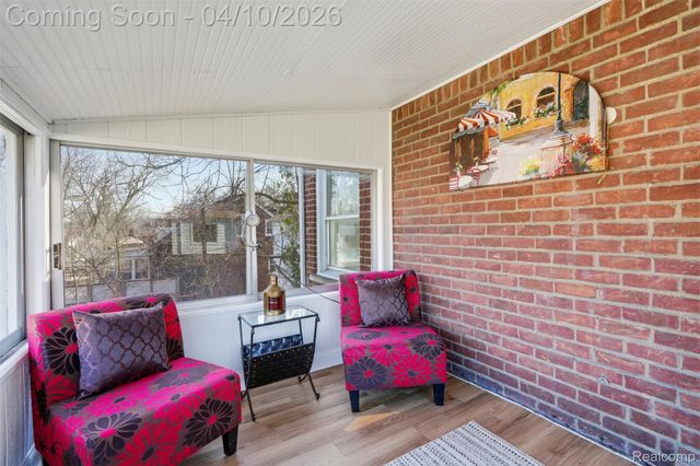 16600 Avon Avenue, Detroit, MI 48219