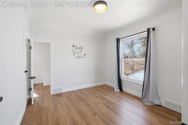 16600 Avon Avenue, Detroit, MI 48219