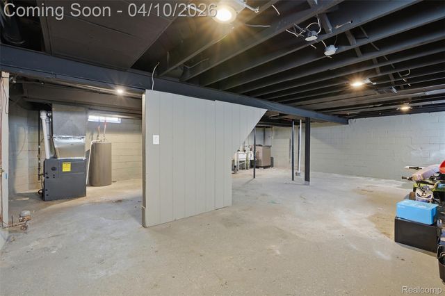 16600 Avon Avenue, Detroit, MI 48219