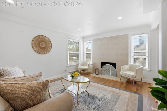 16600 Avon Avenue, Detroit, MI 48219