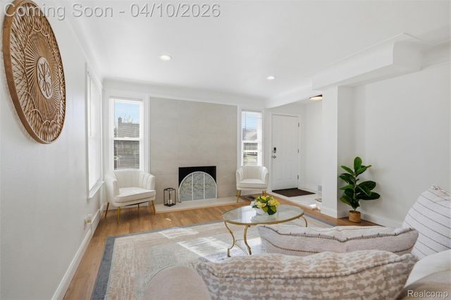 16600 Avon Avenue, Detroit, MI 48219