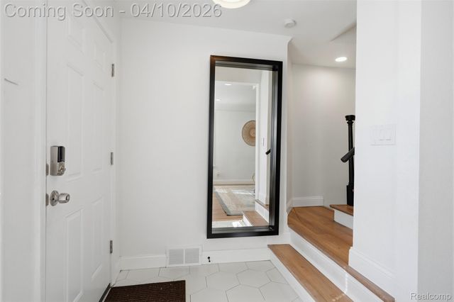 16600 Avon Avenue, Detroit, MI 48219