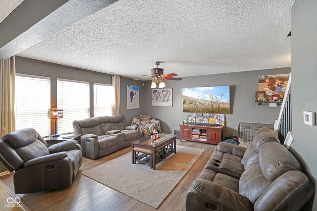 8805 Hosta Way, Camby, IN 46113